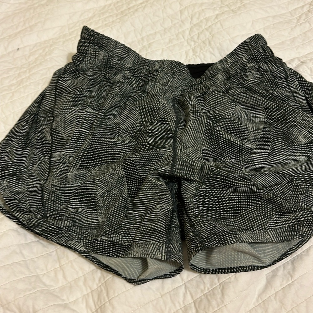 Lululemon Track that shorts EUC